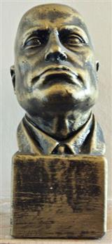 Busto-testa-del-Duce-20161230223437.jpg.d3a8f53fd761152b9d096ddf7da476f7.jpg
