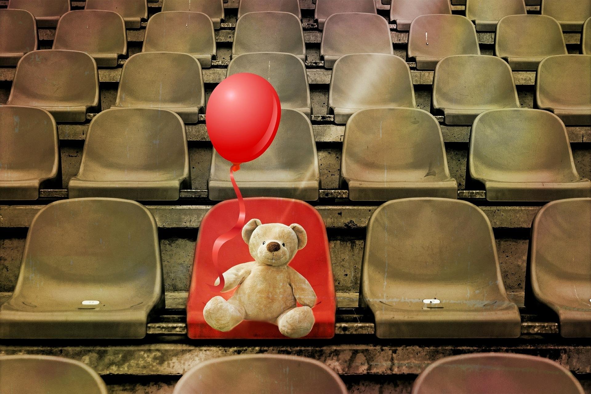 grandstand-1149545_1920.jpg