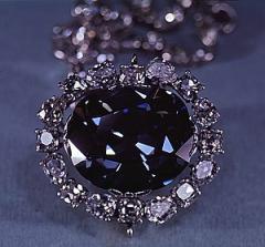 300px-The_Hope_Diamond_-_SIA.jpg