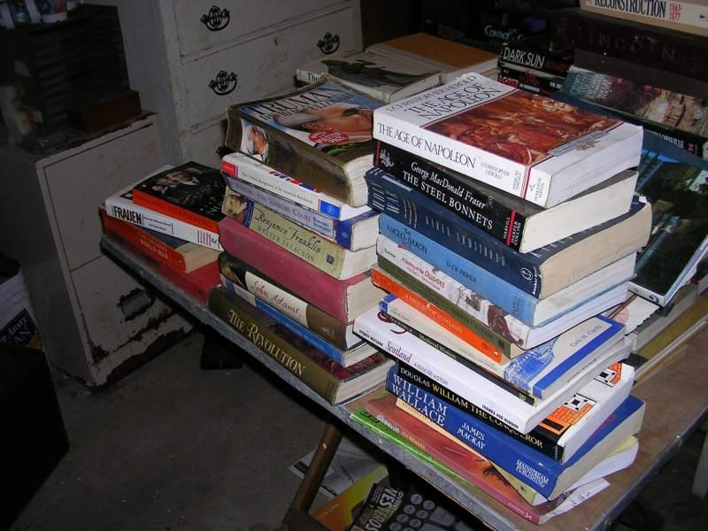 large.History_books.jpg.5c56481fe07689a1fa2c281ad9b0484e.jpg